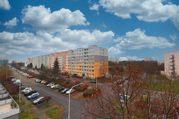 Výhled z balkonu - Pronájem bytu 3+kk v osobním vlastnictví 64 m², Praha 10 - Horní Měcholupy