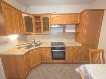 kuchyňská linka - Prodej bytu 2+1 v osobním vlastnictví 50 m², České Budějovice