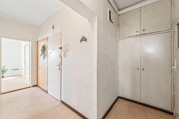 Předsíň - Prodej bytu 2+1 v osobním vlastnictví 50 m², Praha 10 - Strašnice