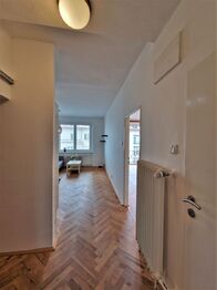 Pronájem bytu 1+1 v osobním vlastnictví 41 m², Praha 4 - Podolí