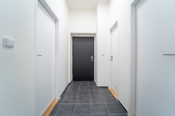 Vstupní chodba - Pronájem bytu 2+1 v osobním vlastnictví 54 m², Kolín
