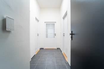 Vstupní chodba - Pronájem bytu 2+1 v osobním vlastnictví 54 m², Kolín