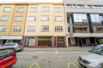 Pohled na dům v Zámecké ulici - Pronájem bytu 2+1 v osobním vlastnictví 54 m², Kolín