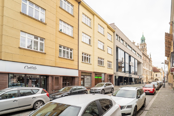 Pohled na dům v Zámecké ulici - Pronájem bytu 2+1 v osobním vlastnictví 54 m², Kolín
