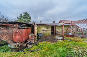 Kůlna a domek na uskladnění - Prodej domu 53 m², Kladno