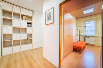 Pronájem kancelářských prostor 600 m², Bílina