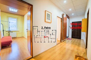 Pronájem kancelářských prostor 600 m², Bílina