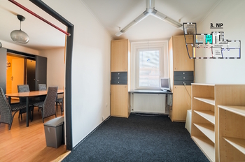 Pronájem kancelářských prostor 600 m², Bílina