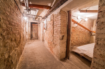 Pronájem kancelářských prostor 600 m², Bílina