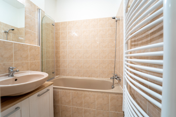 Koupelna - Pronájem bytu 3+kk v osobním vlastnictví 89 m², Poděbrady