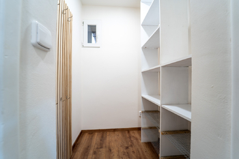 Šatna - Pronájem bytu 3+kk v osobním vlastnictví 89 m², Poděbrady