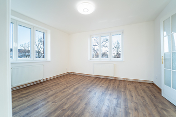 Průchozí pokoj - Pronájem bytu 3+kk v osobním vlastnictví 89 m², Poděbrady