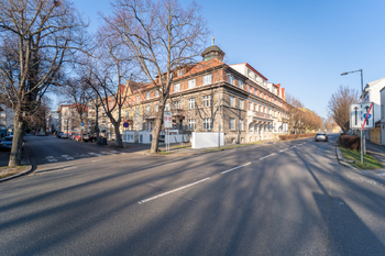 Pohled na bytový dům v Tyršově ulici - Pronájem bytu 3+kk v osobním vlastnictví 89 m², Poděbrady