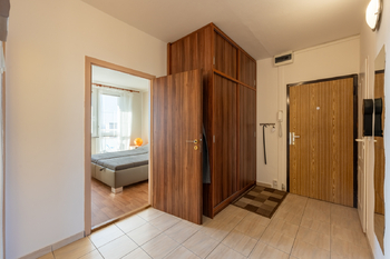 vstupní chodba - Pronájem bytu 3+1 v osobním vlastnictví 77 m², Valašské Meziříčí