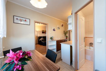 kuchyň - Pronájem bytu 3+1 v osobním vlastnictví 77 m², Valašské Meziříčí