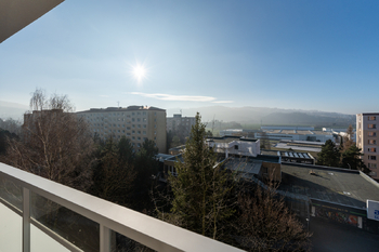pohled z balkonu - Pronájem bytu 3+1 v osobním vlastnictví 77 m², Valašské Meziříčí