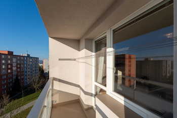 balkon - Pronájem bytu 3+1 v osobním vlastnictví 77 m², Valašské Meziříčí