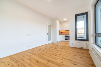 obývací pokoj + kk - Pronájem bytu 2+kk v osobním vlastnictví 44 m², Praha 4 - Nusle