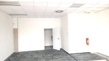 Pronájem obchodních prostor 55 m², Praha 9 - Černý Most