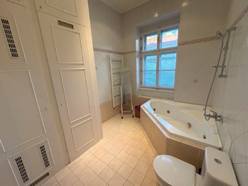 Prodej bytu 2+1 v osobním vlastnictví 76 m², Praha 5 - Smíchov