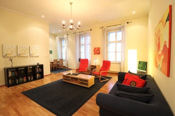 Obývací pokoj - Prodej bytu 2+1 v osobním vlastnictví 76 m², Praha 5 - Smíchov