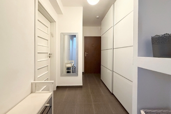 Prodej bytu 1+1 v osobním vlastnictví 54 m², Praha 6 - Ruzyně