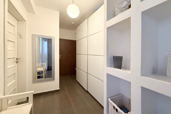 Prodej bytu 1+1 v osobním vlastnictví 54 m², Praha 6 - Ruzyně