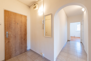 vstupní chodba - Pronájem bytu 3+1 v osobním vlastnictví 64 m², Vsetín