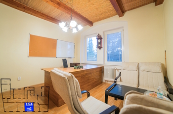 Prodej kancelářských prostor 818 m², Bílina