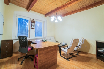 Prodej kancelářských prostor 818 m², Bílina