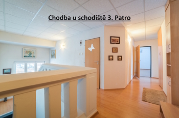 Prodej kancelářských prostor 818 m², Bílina