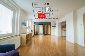 Prodej kancelářských prostor 818 m², Bílina