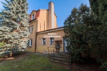 Prodej kancelářských prostor 818 m², Bílina