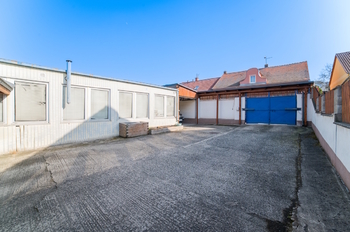 Prodej kancelářských prostor 818 m², Bílina