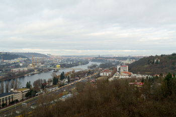 Vyhlídka na Vltavu z Lesoparku - Prodej bytu 2+1 v osobním vlastnictví 56 m², Praha 4 - Braník