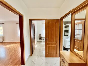 Pronájem bytu 1+1 v osobním vlastnictví 45 m², Praha 8 - Kobylisy