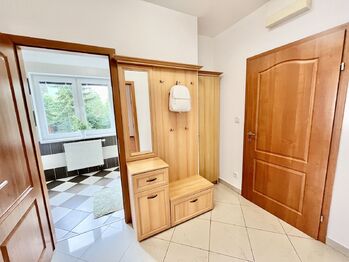 Pronájem bytu 1+1 v osobním vlastnictví 45 m², Praha 8 - Kobylisy