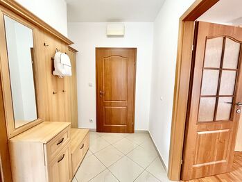 Pronájem bytu 1+1 v osobním vlastnictví 45 m², Praha 8 - Kobylisy