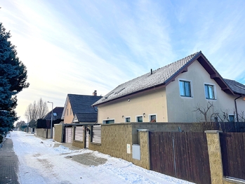 Pronájem bytu 4+kk v osobním vlastnictví 94 m², Šestajovice