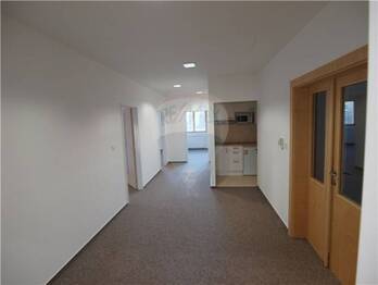 Pronájem obchodních prostor 27 m², Praha 10 - Strašnice