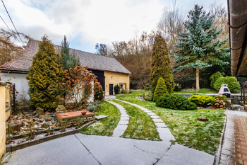 Zahrada - Prodej domu 93 m², Sazená