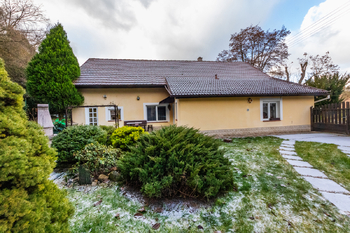 Zahrada - Prodej domu 93 m², Sazená 