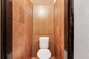 samostatné wc - Pronájem bytu 3+1 v osobním vlastnictví 67 m², Praha 9 - Prosek