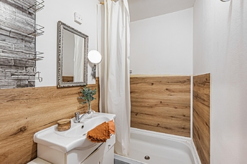 Koupelna. - Prodej bytu 1+1 v osobním vlastnictví 33 m², České Budějovice