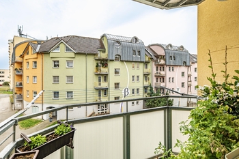 Balkon (u obývacího pokoje). - Pronájem bytu 4+1 v osobním vlastnictví 84 m², Jindřichův Hradec