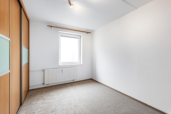 Hlavní ložnice. - Pronájem bytu 4+1 v osobním vlastnictví 84 m², Jindřichův Hradec