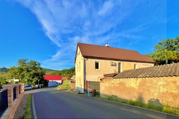 Prodej domu 165 m², Malíč