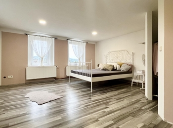 Prodej domu 165 m², Malíč