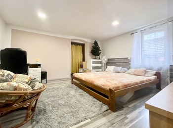 Prodej domu 165 m², Malíč