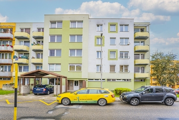 Budova. - Pronájem bytu 3+1 v osobním vlastnictví 67 m², Jindřichův Hradec